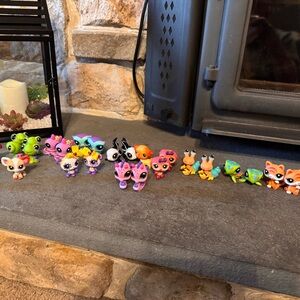 Littlest Pet Shop Colorful Mini Figures Set